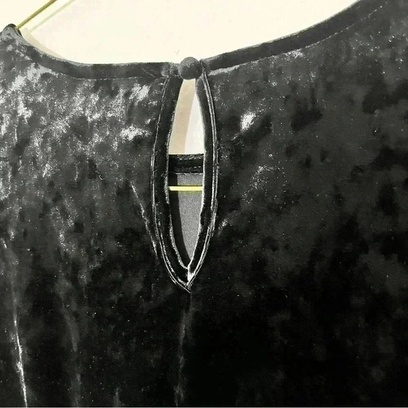 WHO WHAT WEAR Black Tiered Velvet dress | size small - Picture 5 of 6